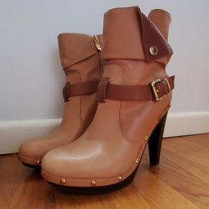 Soft beige leather BCBGeneration heeled boots